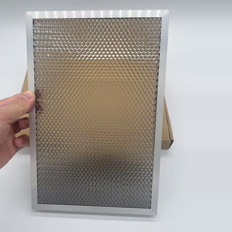 Tavolo di Lavoro Universale a  - Industrial Laser Table recensione e prezzo