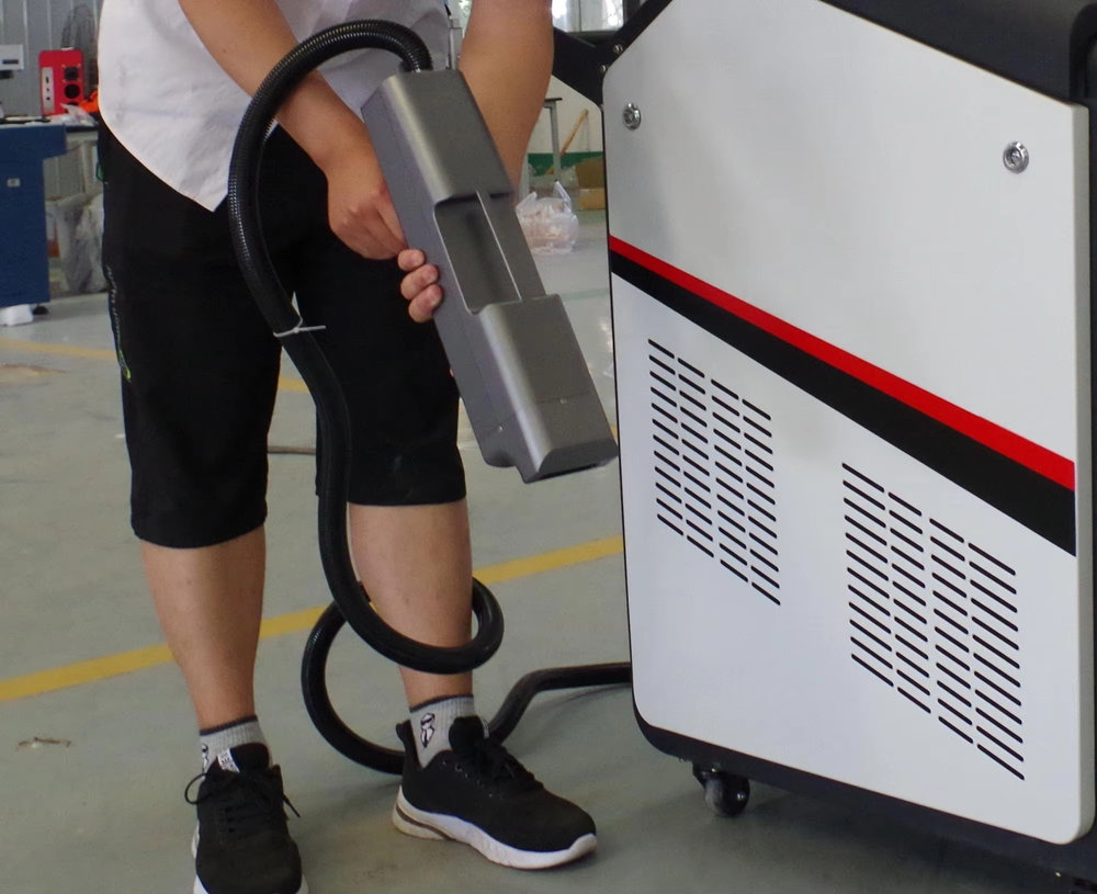 Nuovo Pulitore Laser a Impulsi - Industrial Laser Cleaner recensione e prezzo
