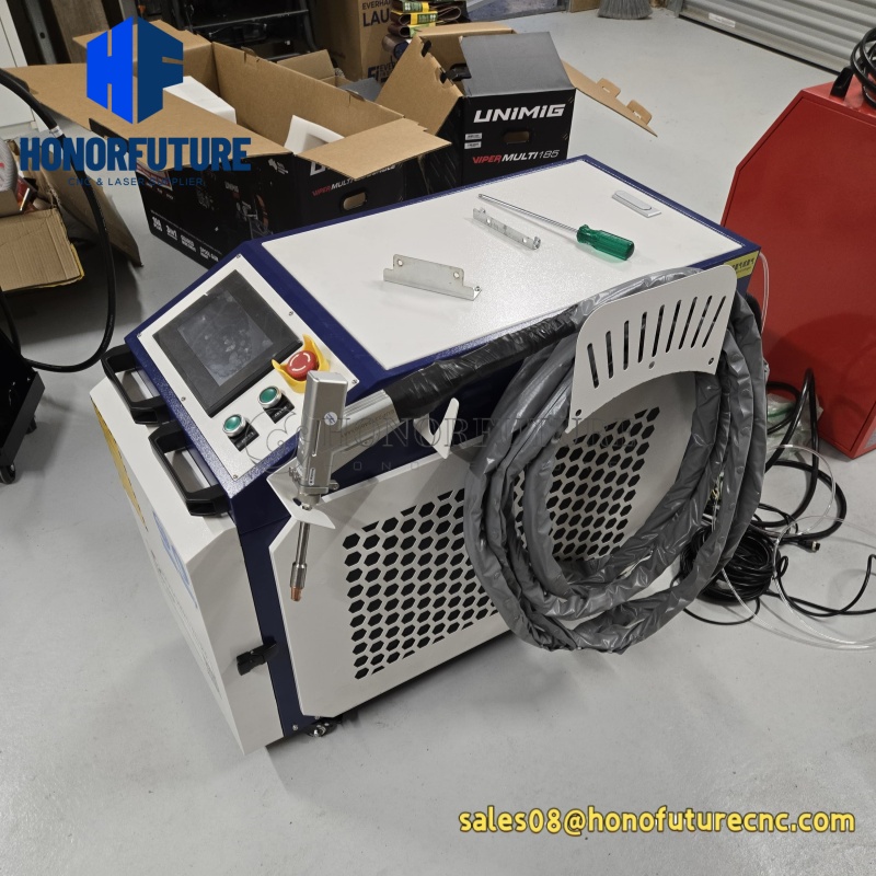Saldatrice Laser Portatile 150 - Industrial Laser Welding Tool recensione e prezzo